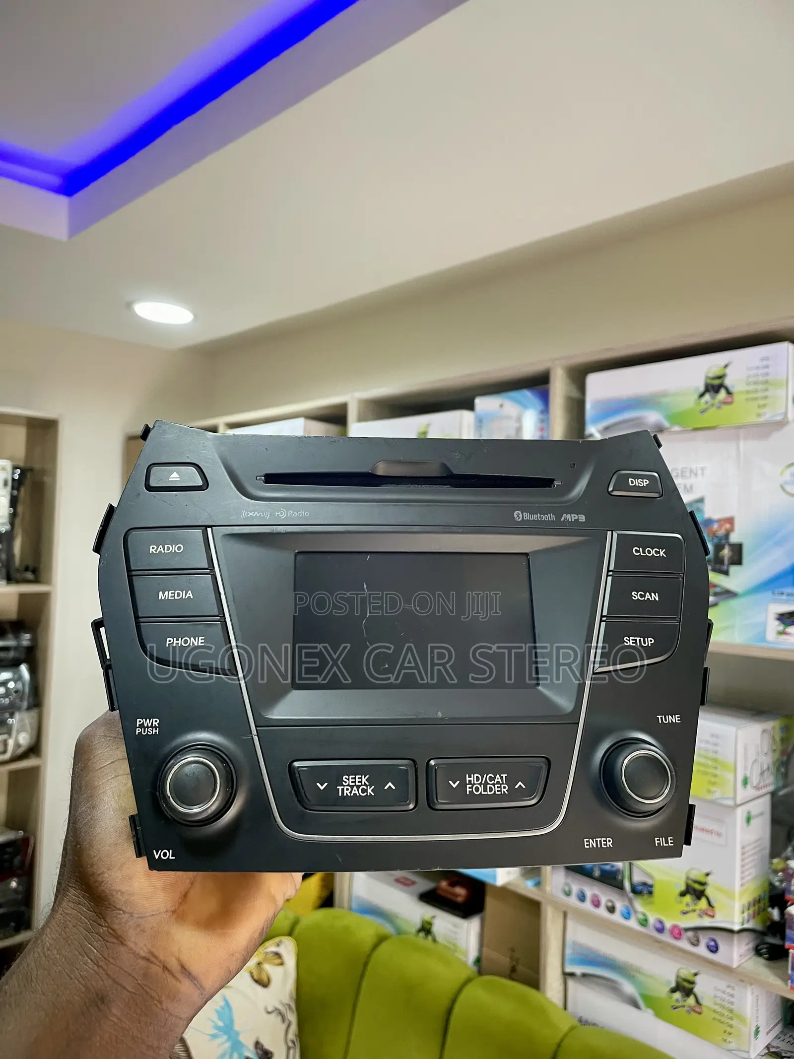 2013-16 Hyundai Santa Fe Factory Stereo