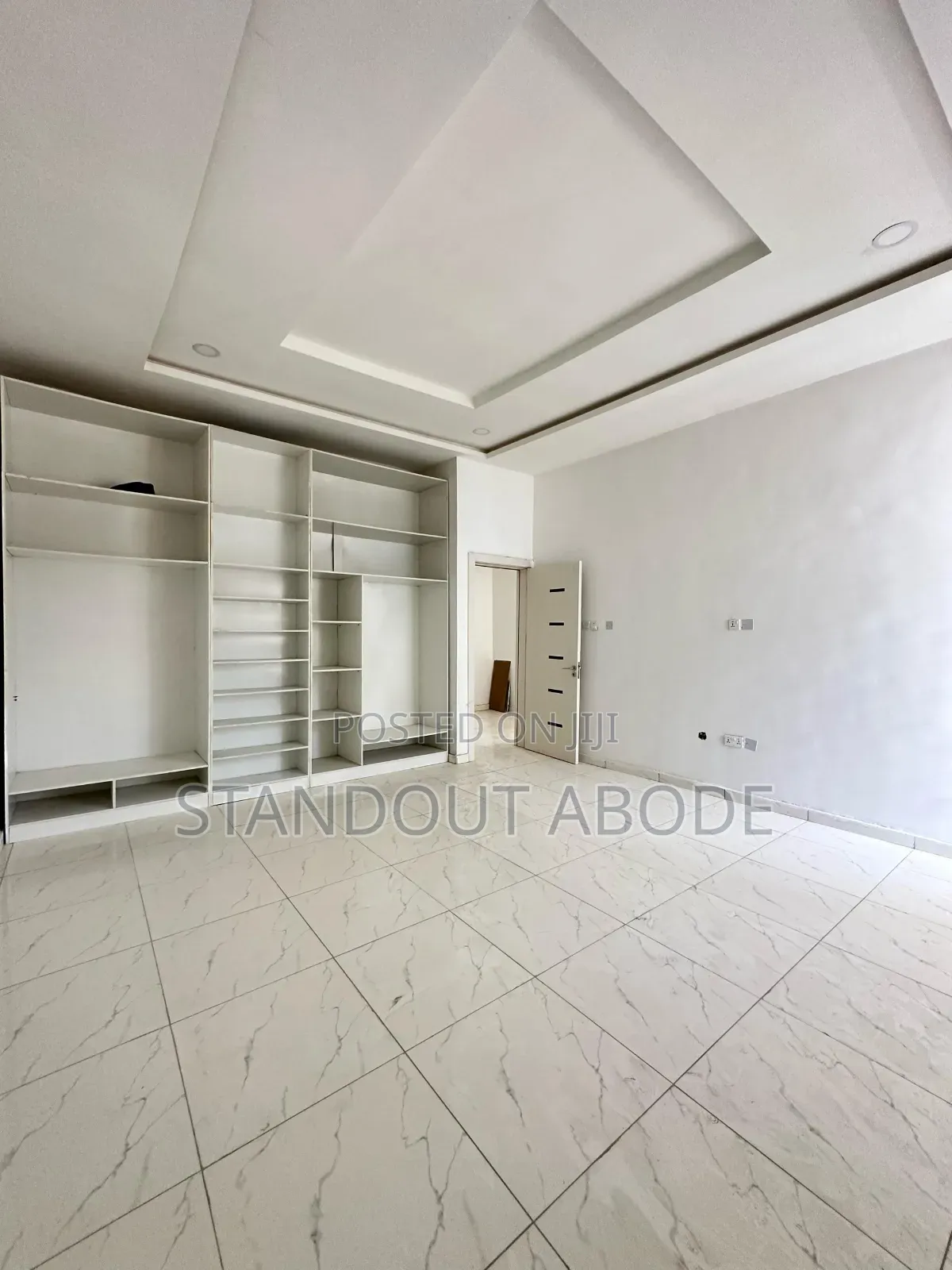 3bdrm Duplex in Inside An Estate, Ikota for sale