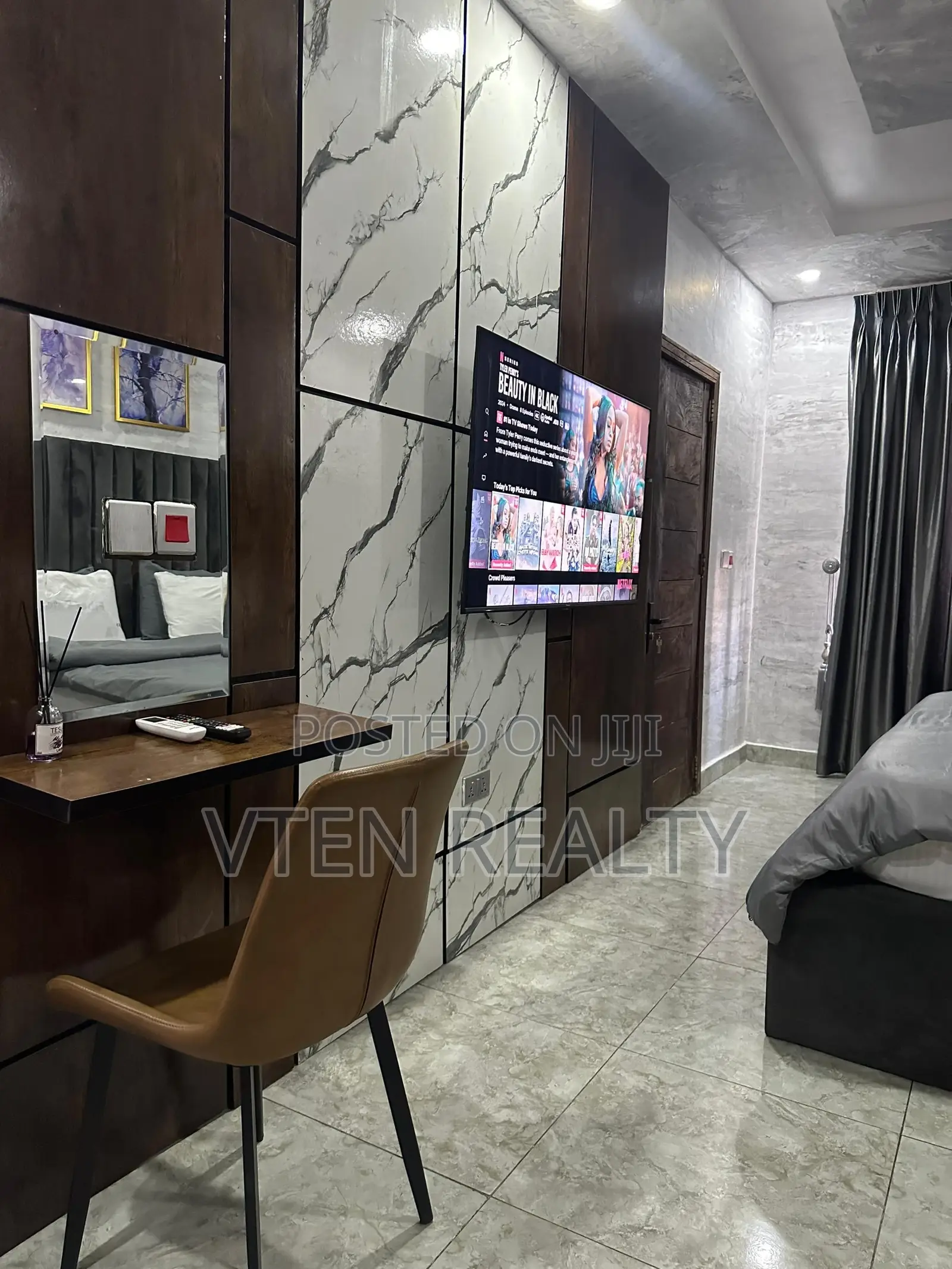 Luxury 1bedroom Highrise Apartment
