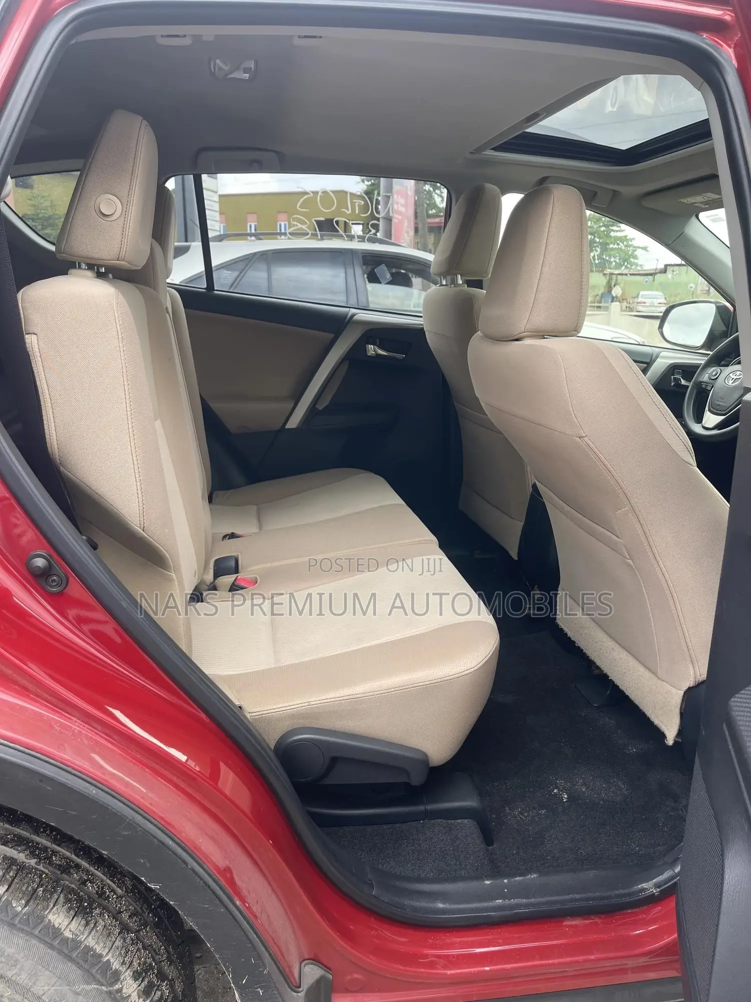 Toyota RAV4 XLE 4dr SUV AWD (2.5L 4cyl 6A) 2015 Red