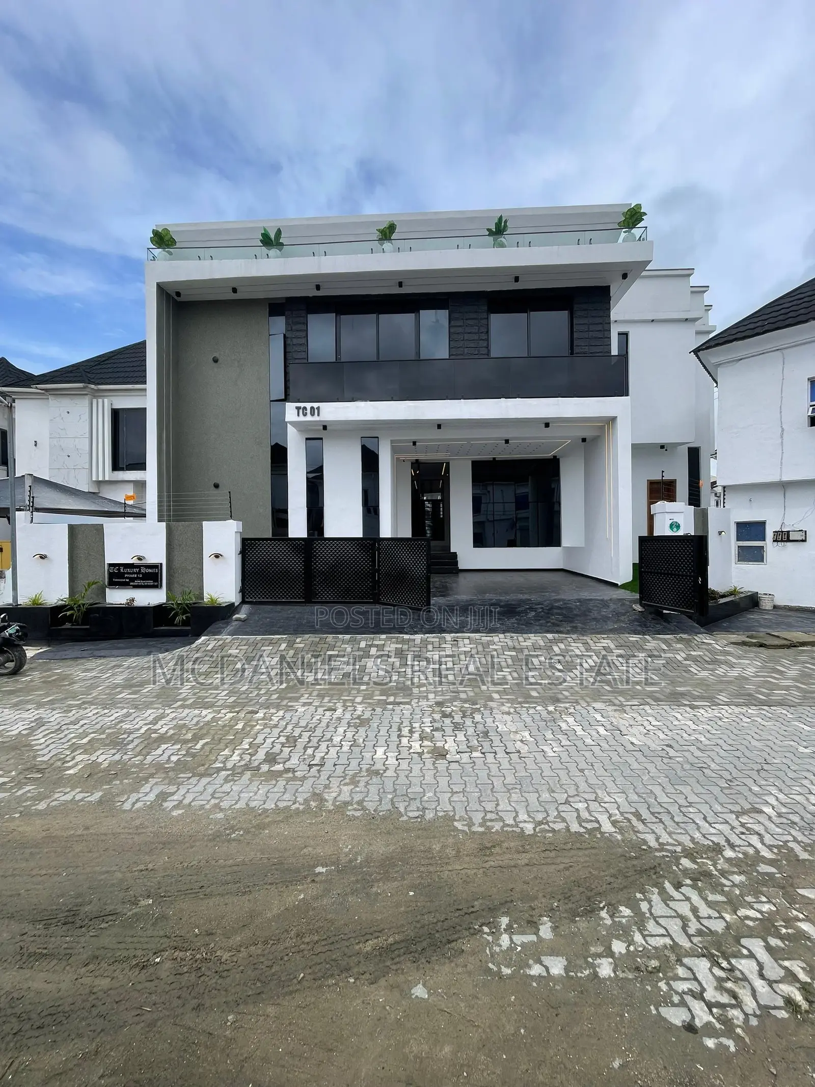 Furnished 5bdrm Duplex in Ado / Ajah for sale