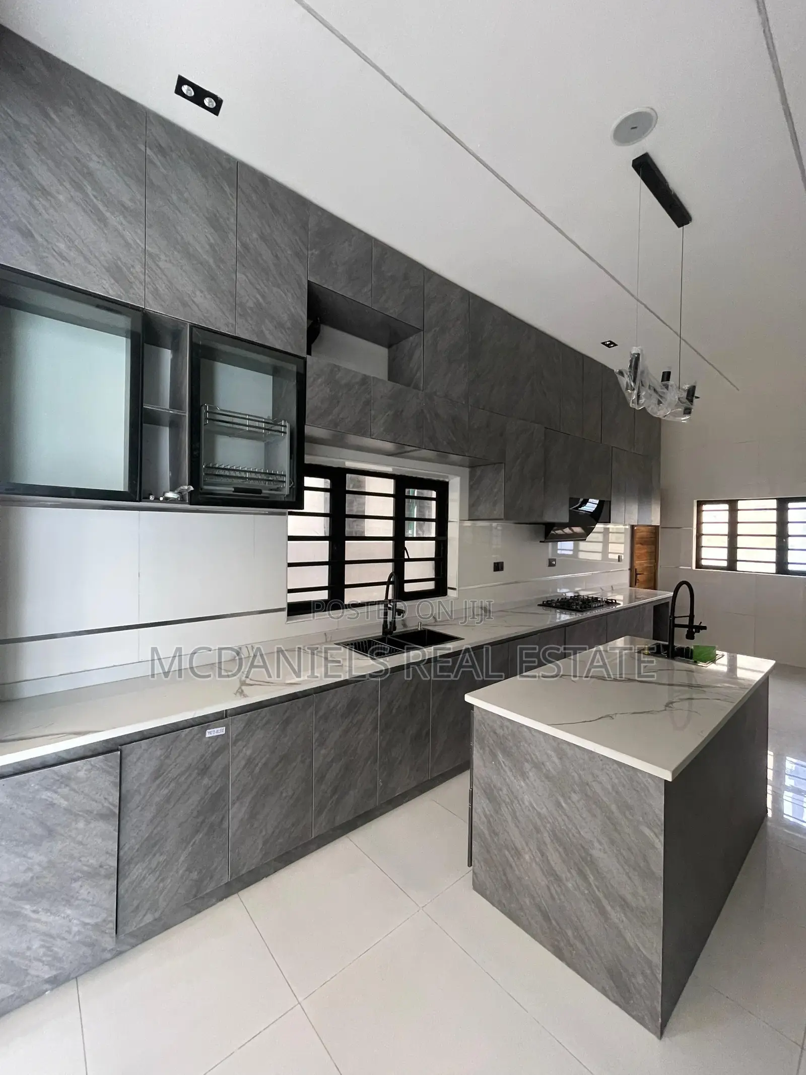 Furnished 5bdrm Duplex in Ado / Ajah for sale