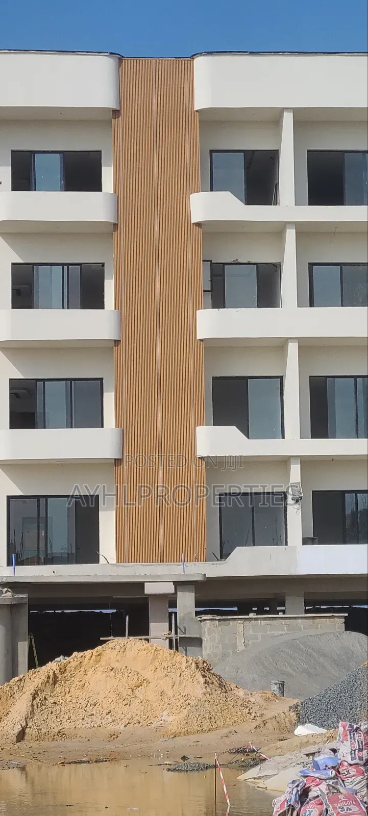2bdrm Block of Flats in Lekki Phase 1 for sale