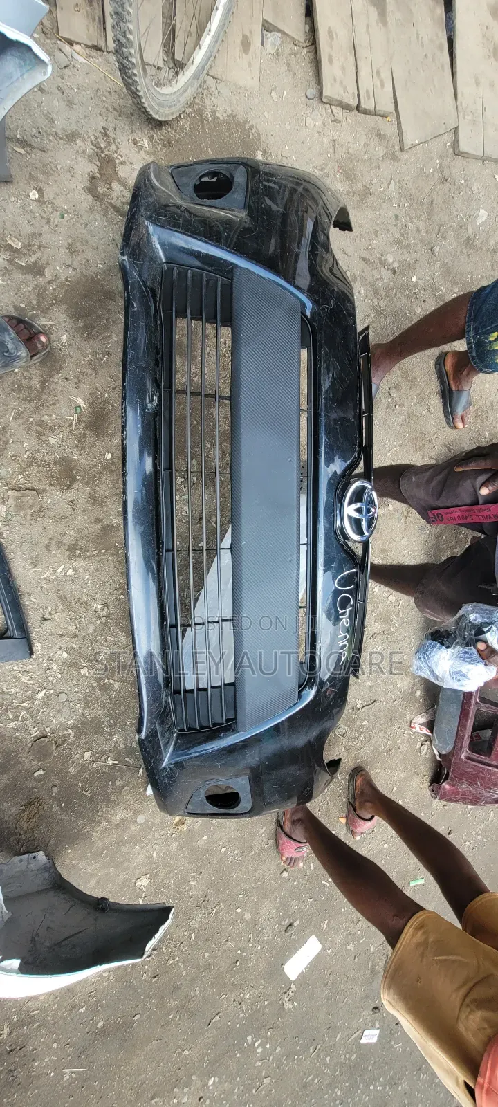 Complete Front Bumper Toyota Corolla 2014 Le