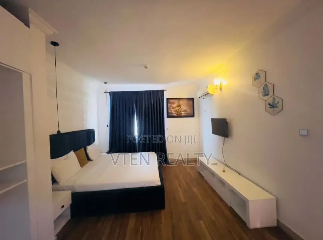 Beautiful Waterfront 3bedroom Apartment