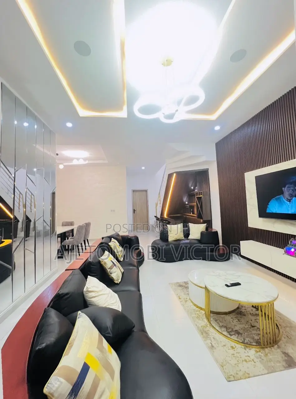 Luxury 4bedroom Apartment With Ps5