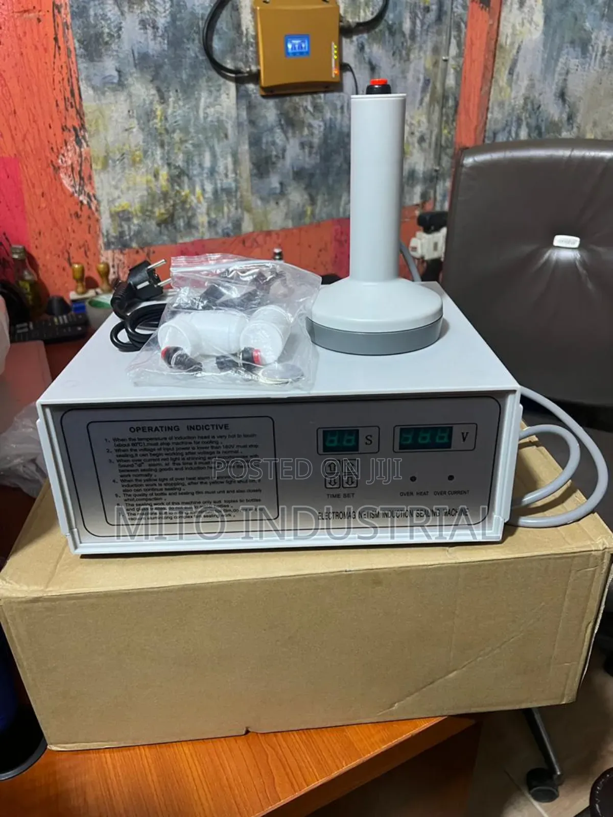 Electromagnetism Induction Sealing Machine.