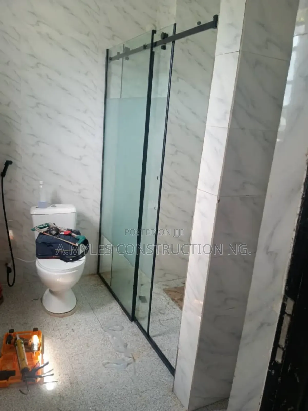 1.650 X 2.140 Shower Cubicles