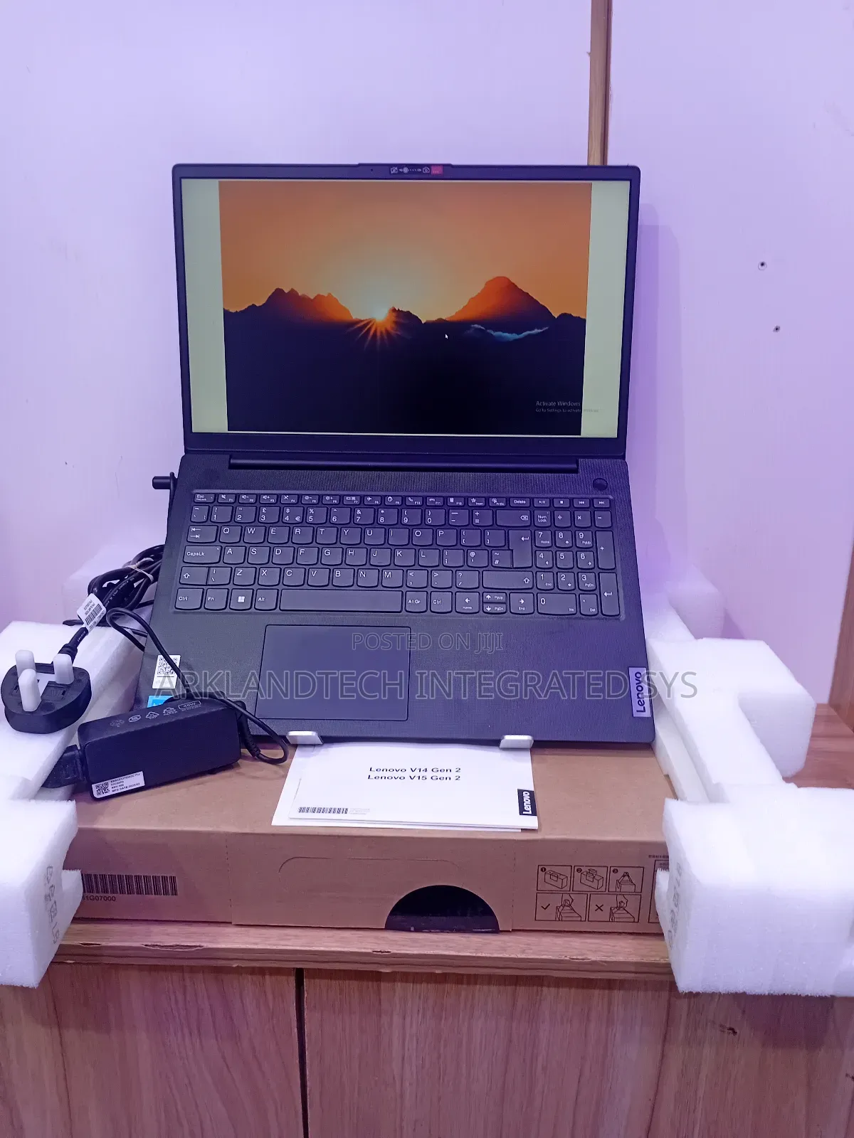 New Laptop Lenovo IdeaPad 330C 8GB Intel Core i3 SSD 512GB