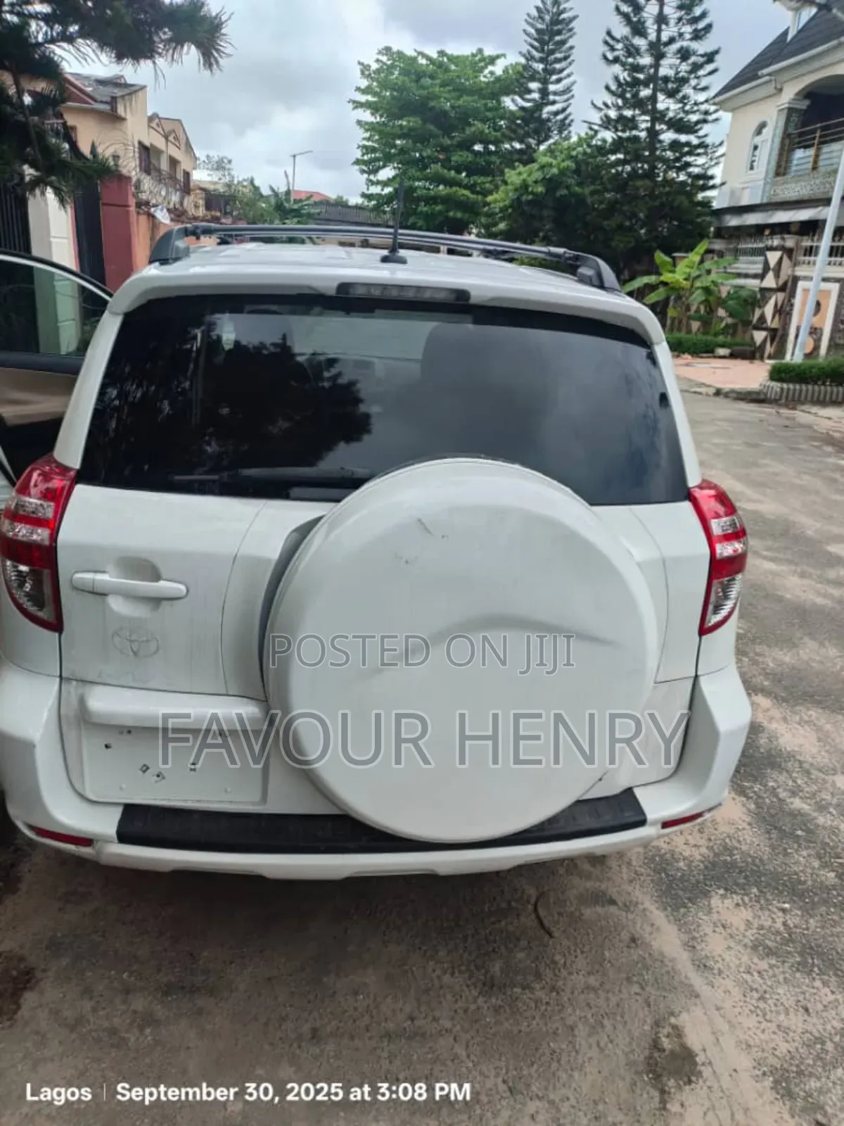 Toyota RAV4 2.5 2012 White