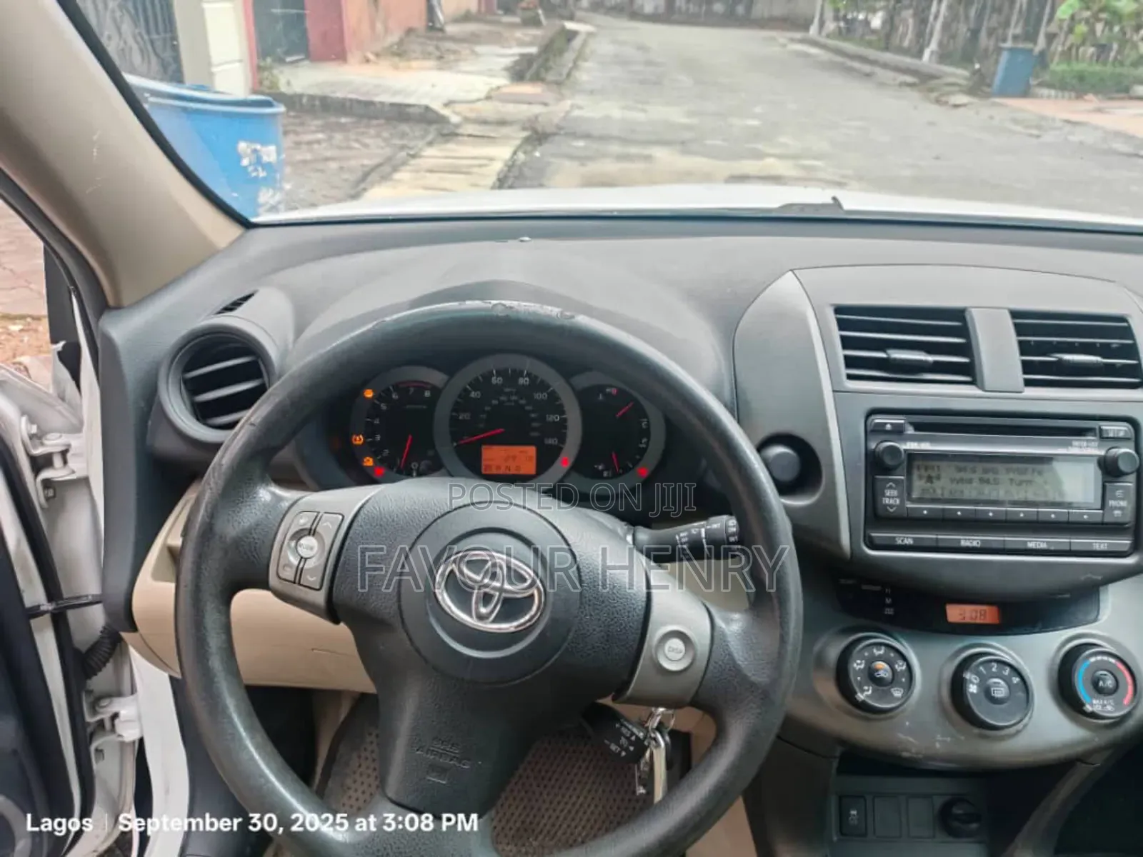Toyota RAV4 2.5 2012 White