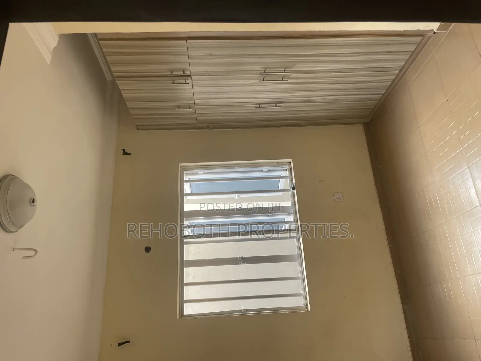 2bdrm Bedsitter in Ire Akari Quarter, Akala Express for rent