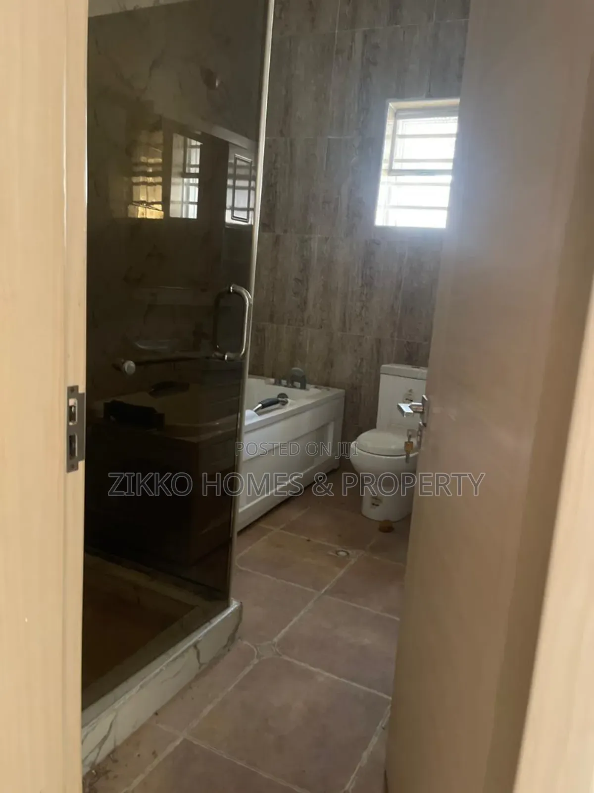 4bdrm Duplex in Ikota Gra, Lekki for sale