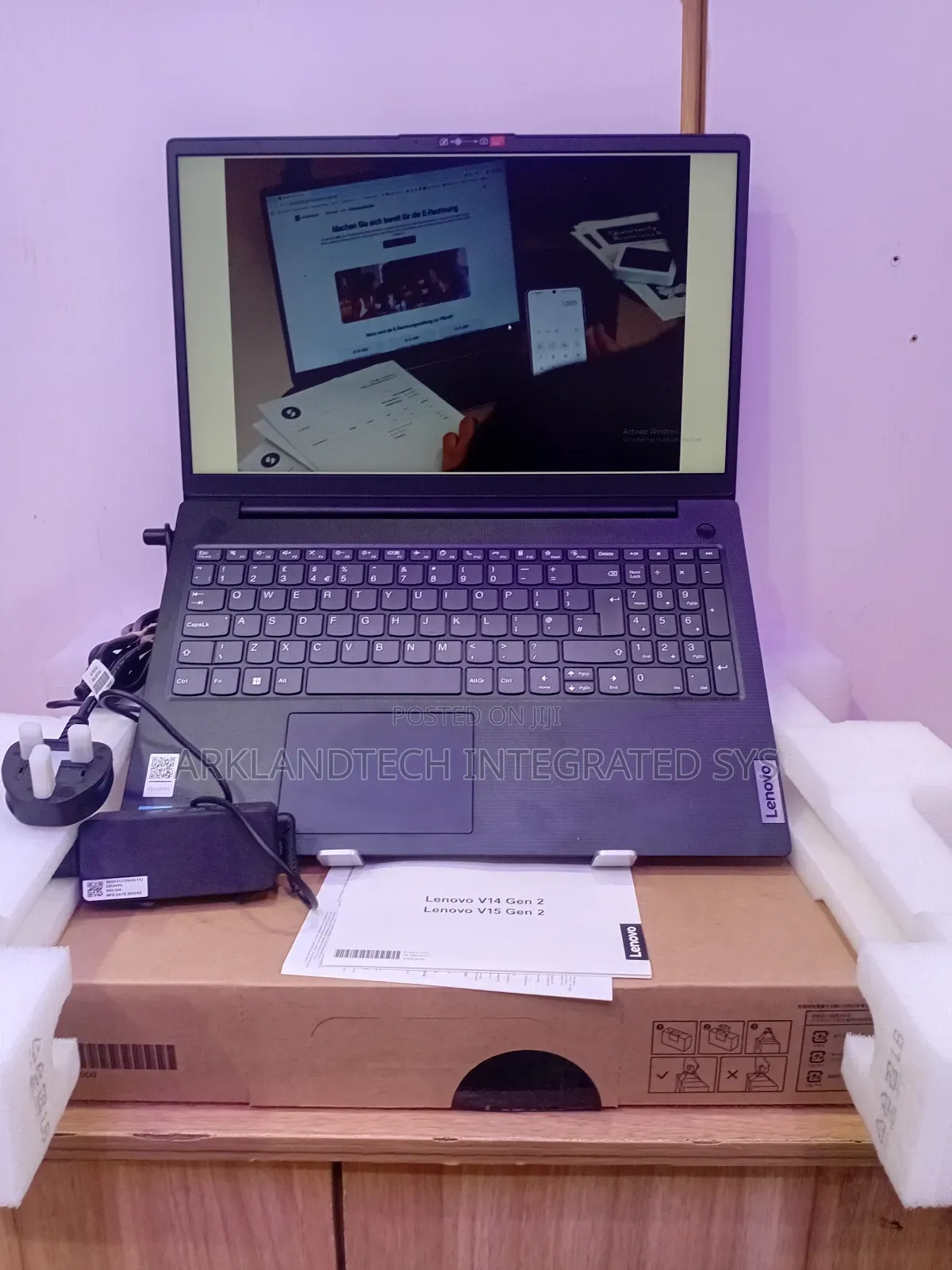 New Laptop Lenovo IdeaPad S10-3t 8GB Intel Core i3 SSD 256GB