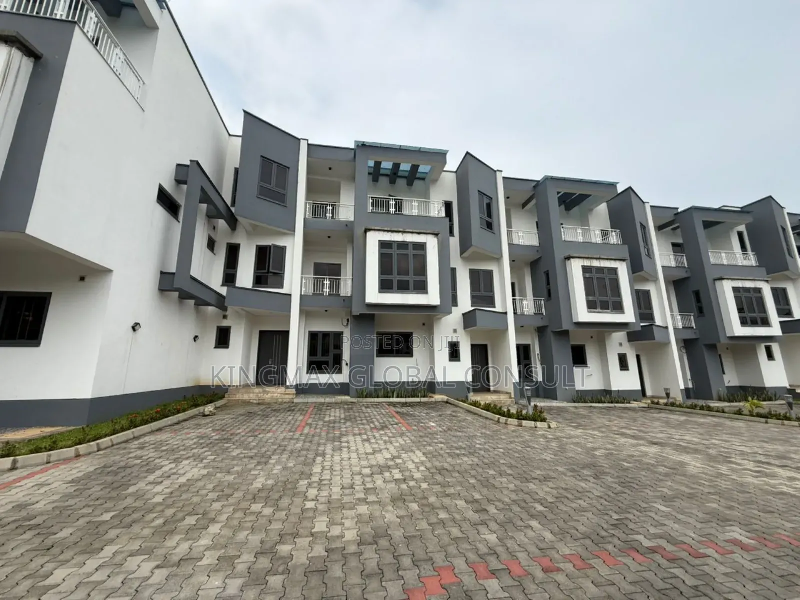 4bdrm Duplex in Wuye Abuja for sale