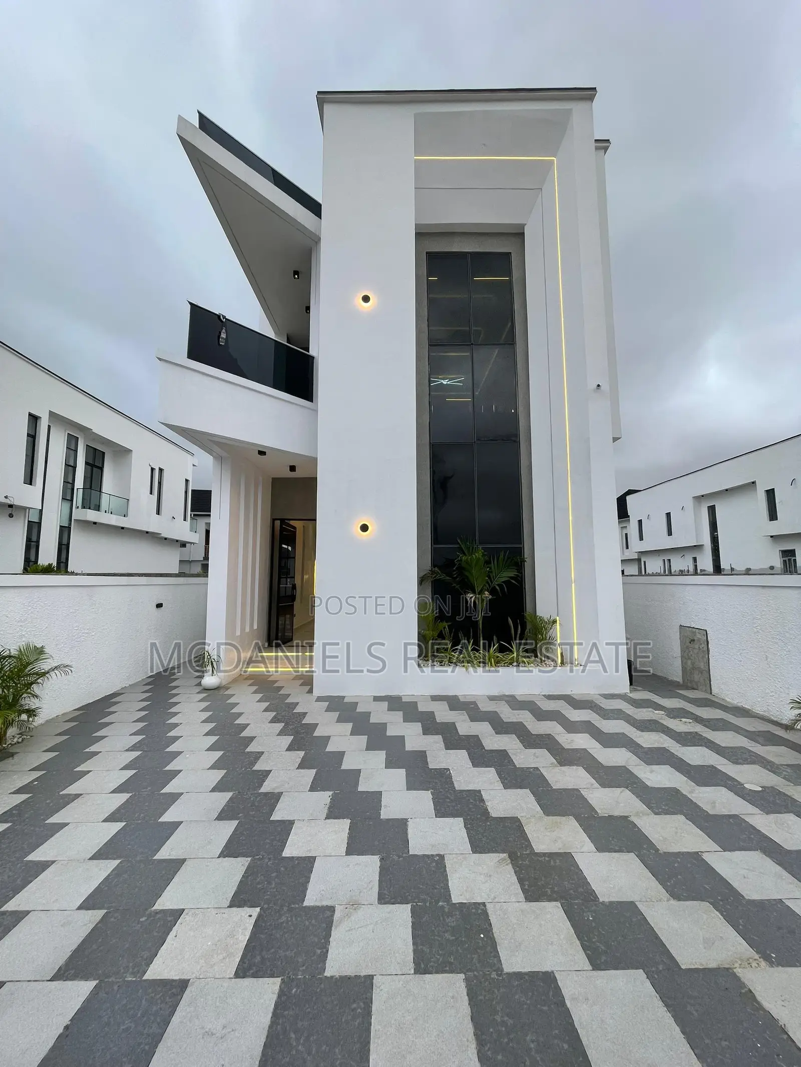 Furnished 5bdrm Duplex in Ado / Ajah for sale