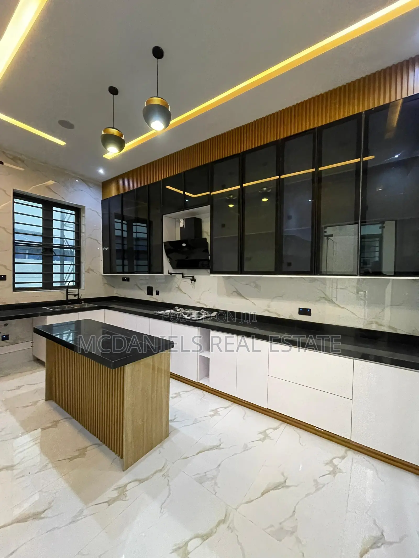 Furnished 5bdrm Duplex in Ado / Ajah for sale