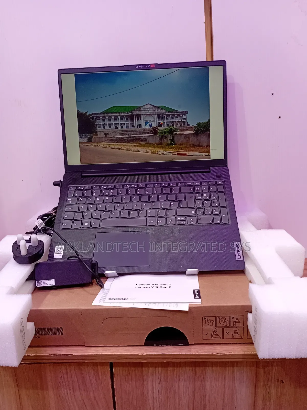 New Laptop Lenovo Ideapad S145-15 8GB Intel Core i3 SSD 256GB