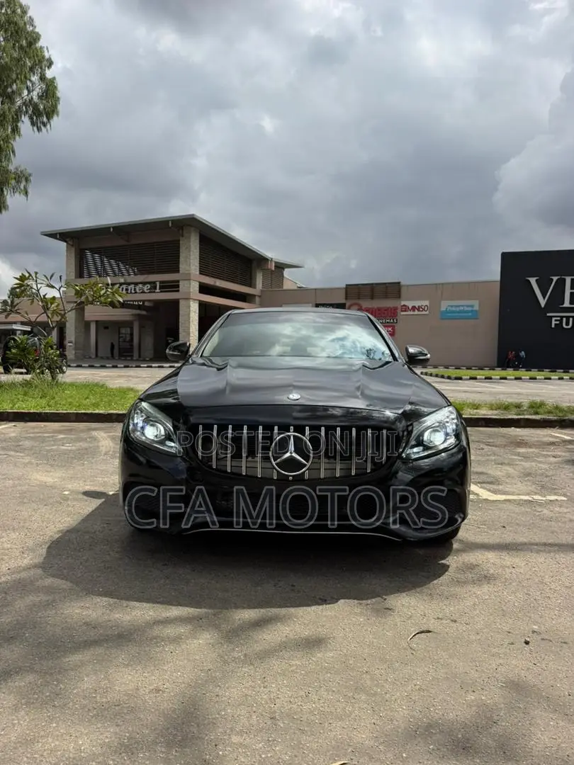 Mercedes-Benz C300 2015 Black