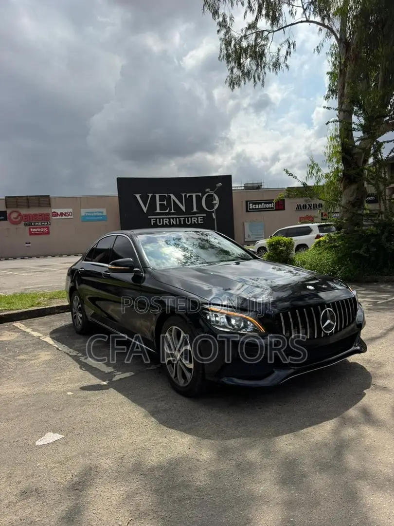 Mercedes-Benz C300 2015 Black
