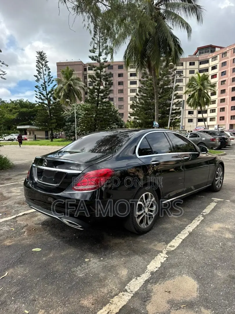 Mercedes-Benz C300 2015 Black