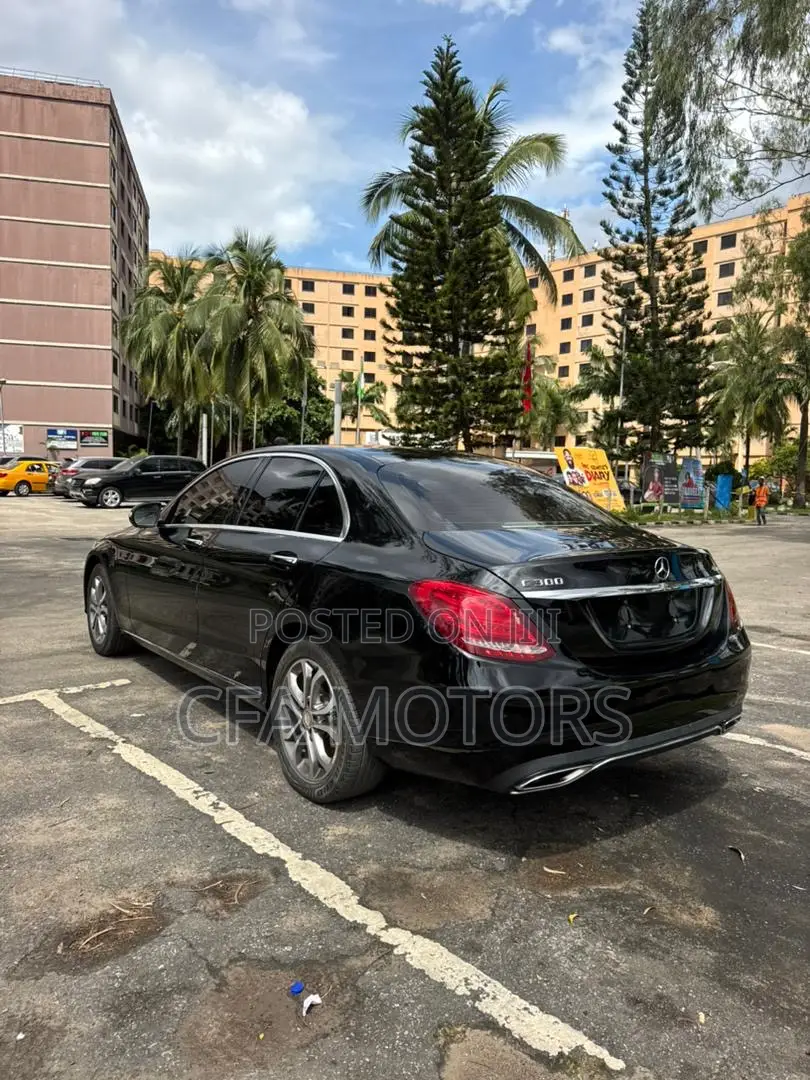 Mercedes-Benz C300 2015 Black