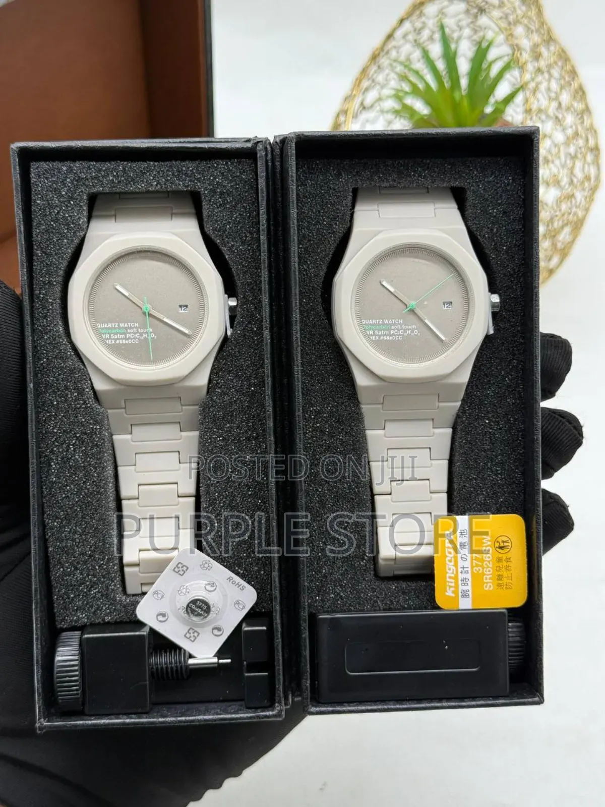 Quality Men's Watches With Strap Remover and Extra Battery.