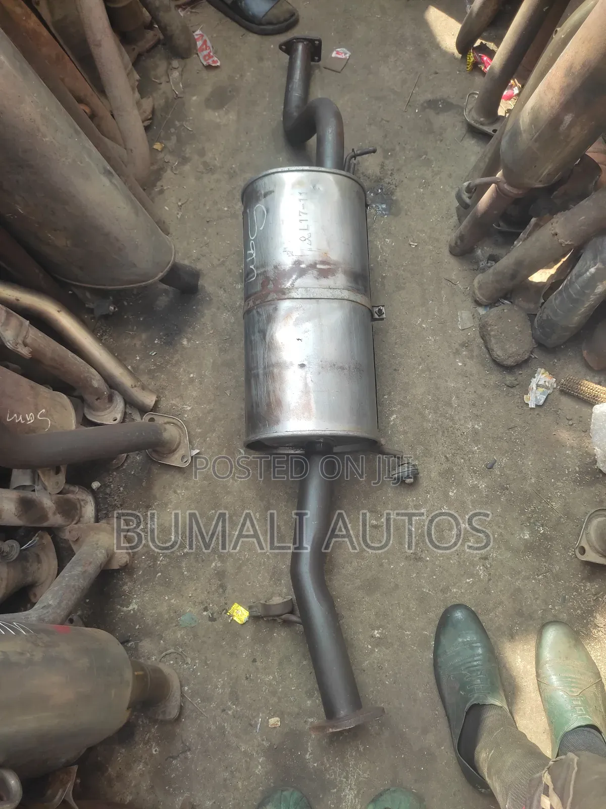 Exhaust Silencer Center Pot Mitsubishi Pajero/Montero 2004/2005 Model