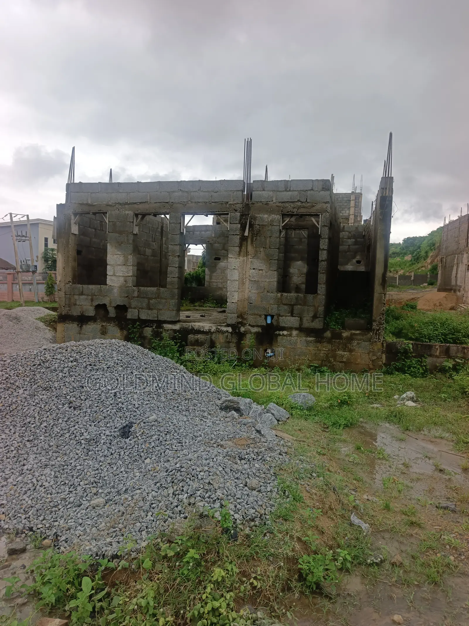 5bdrm Townhouse/Terrace In Goldmind Estate, Apo Resettlement For Sale