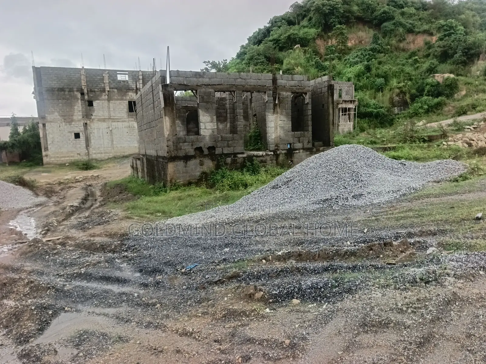 5bdrm Townhouse/Terrace In Goldmind Estate, Apo Resettlement For Sale