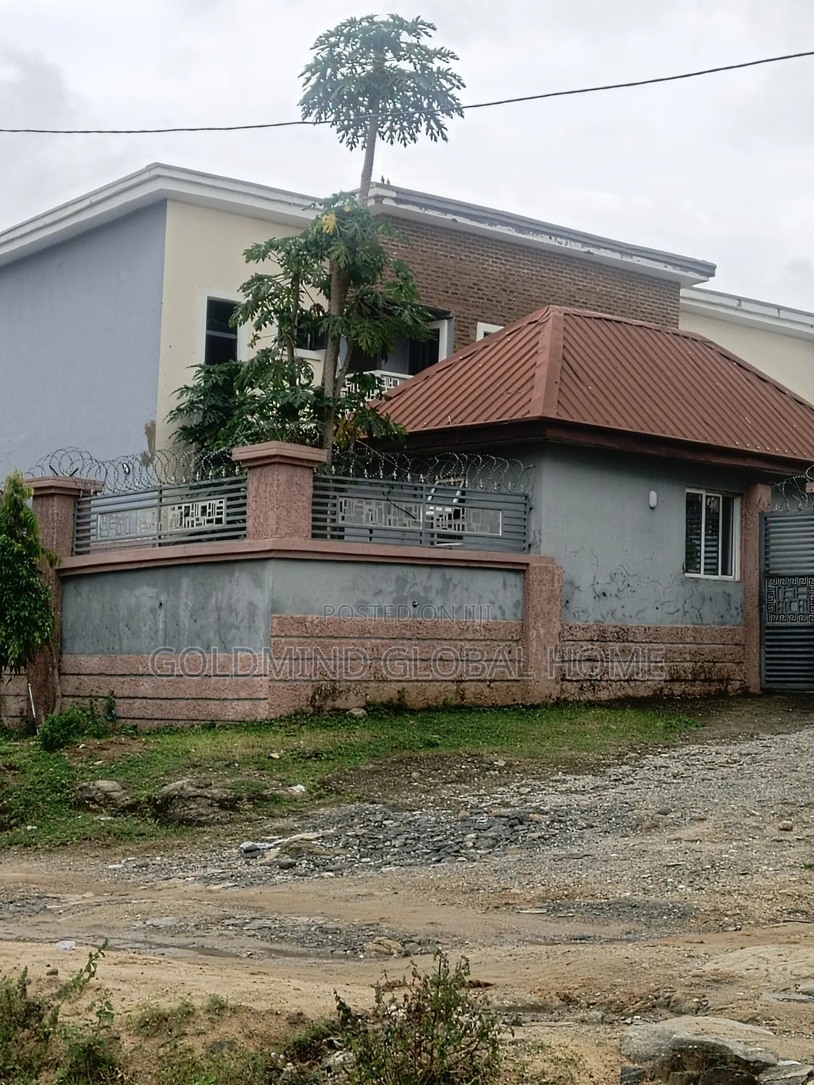 5bdrm Townhouse/Terrace In Goldmind Estate, Apo Resettlement For Sale
