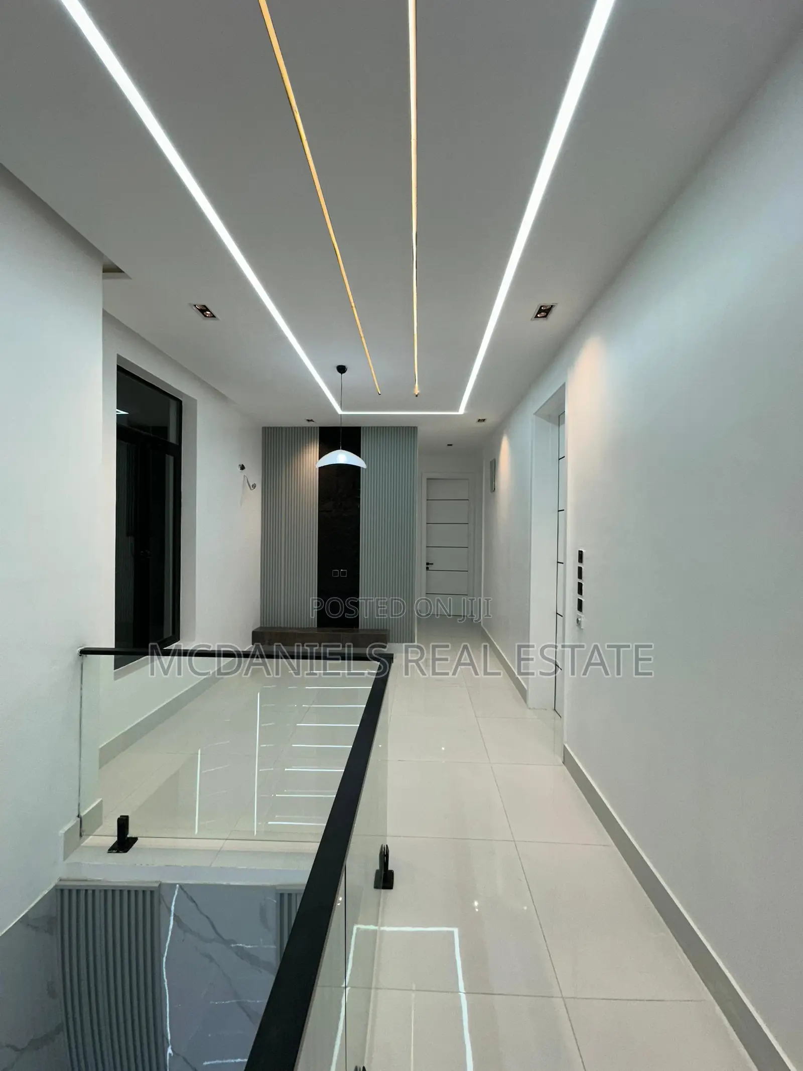 Furnished 5bdrm Duplex in Chevron for sale