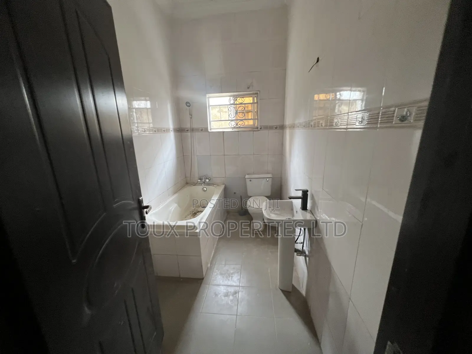 3bdrm Block of Flats in Garki 2 for rent