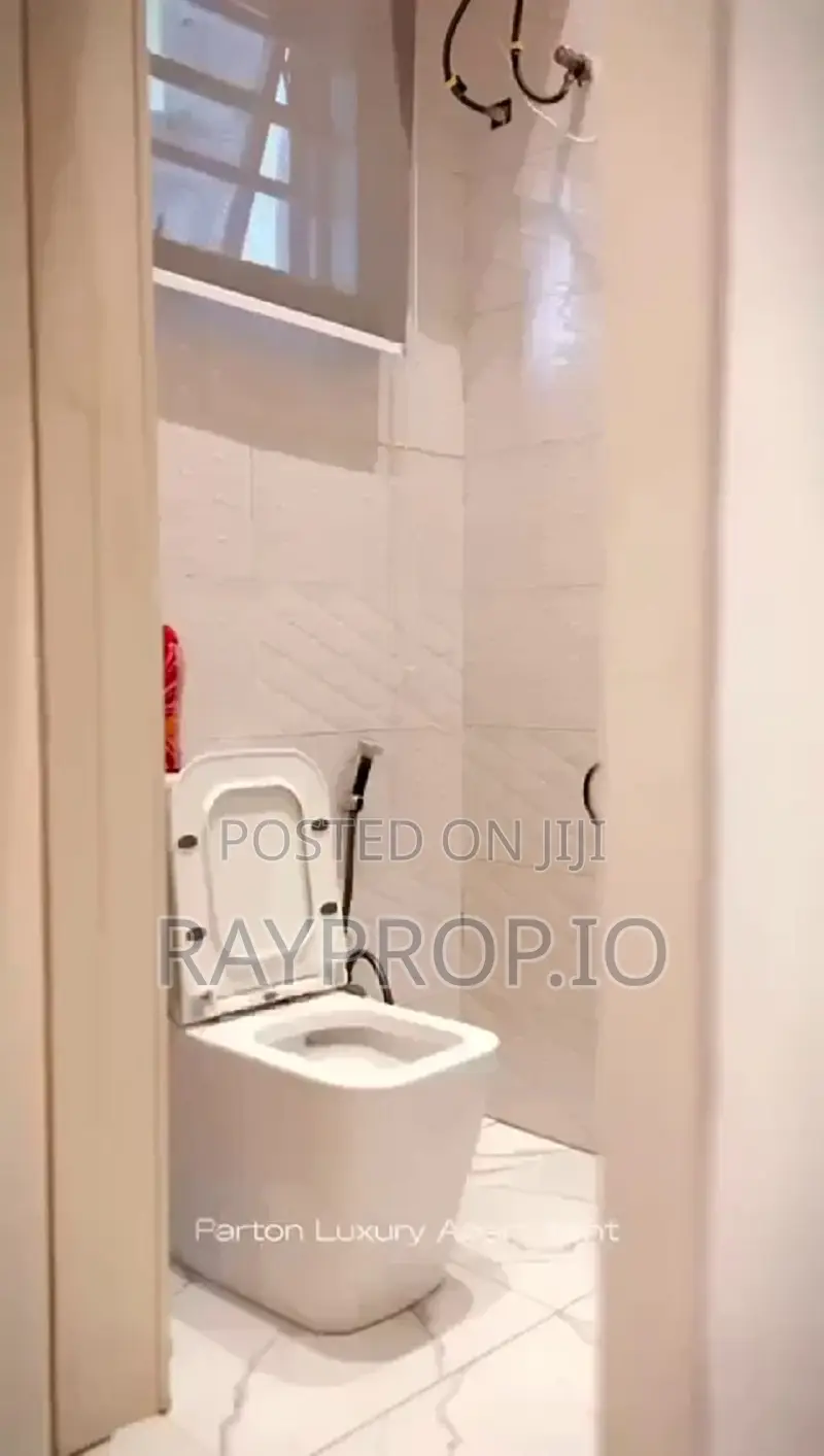 347299tm - Nicely Furnished 3 Bedroom Shortlet in Lekki