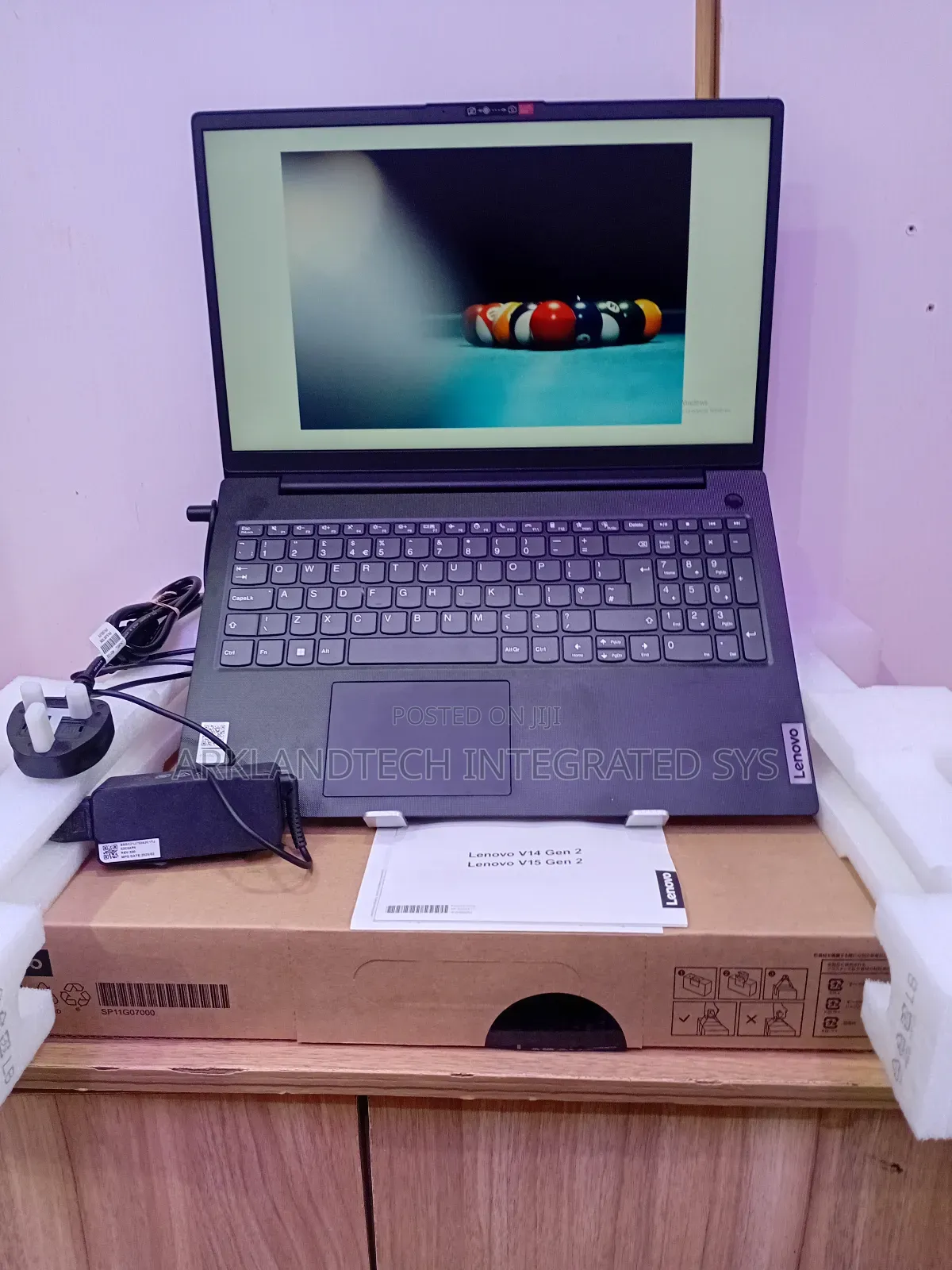New Laptop Lenovo IdeaPad U310 8GB Intel Core i3 SSD 256GB