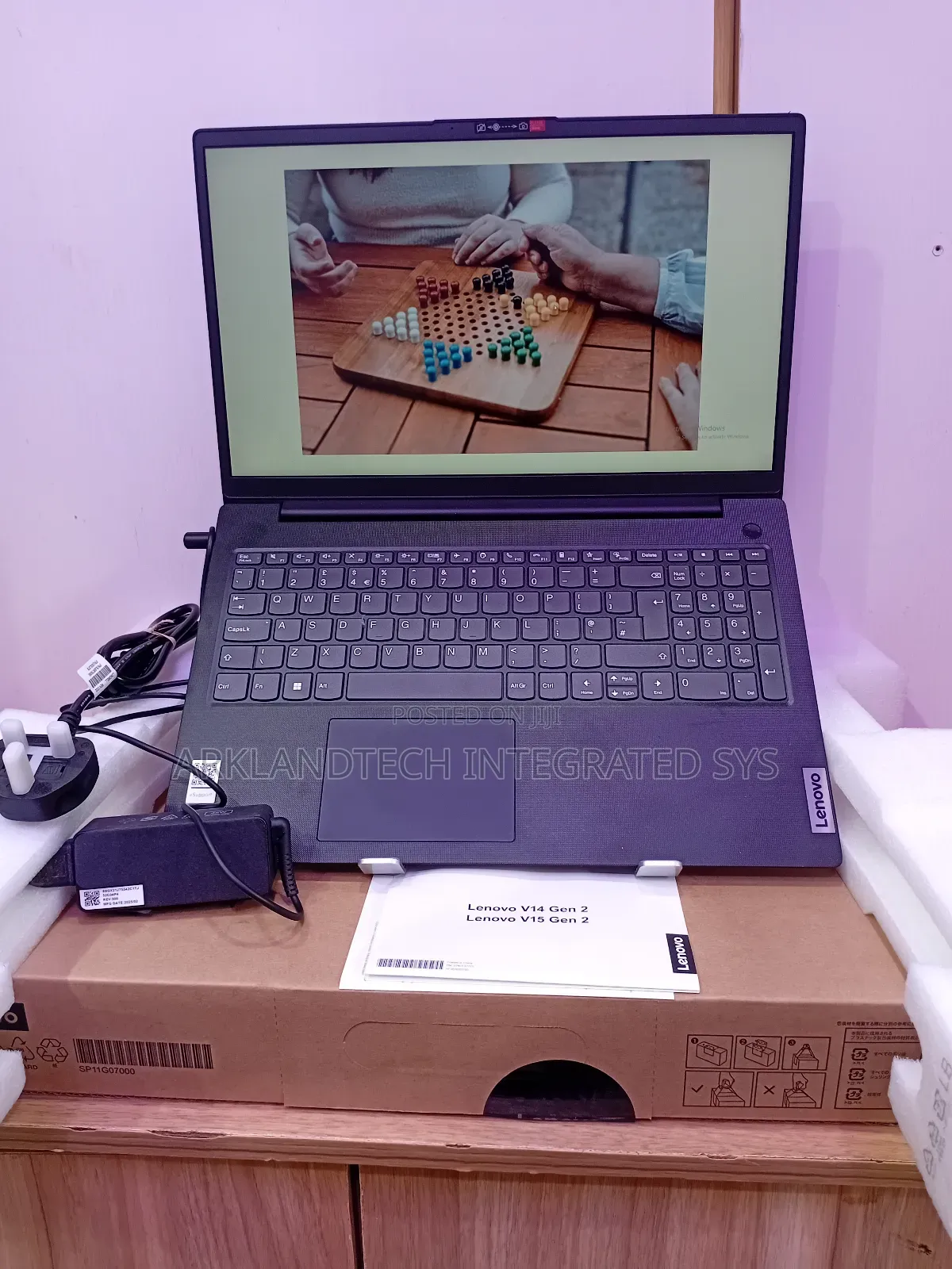 New Laptop Lenovo IdeaPad U400 8GB Intel Core i3 SSD 256GB