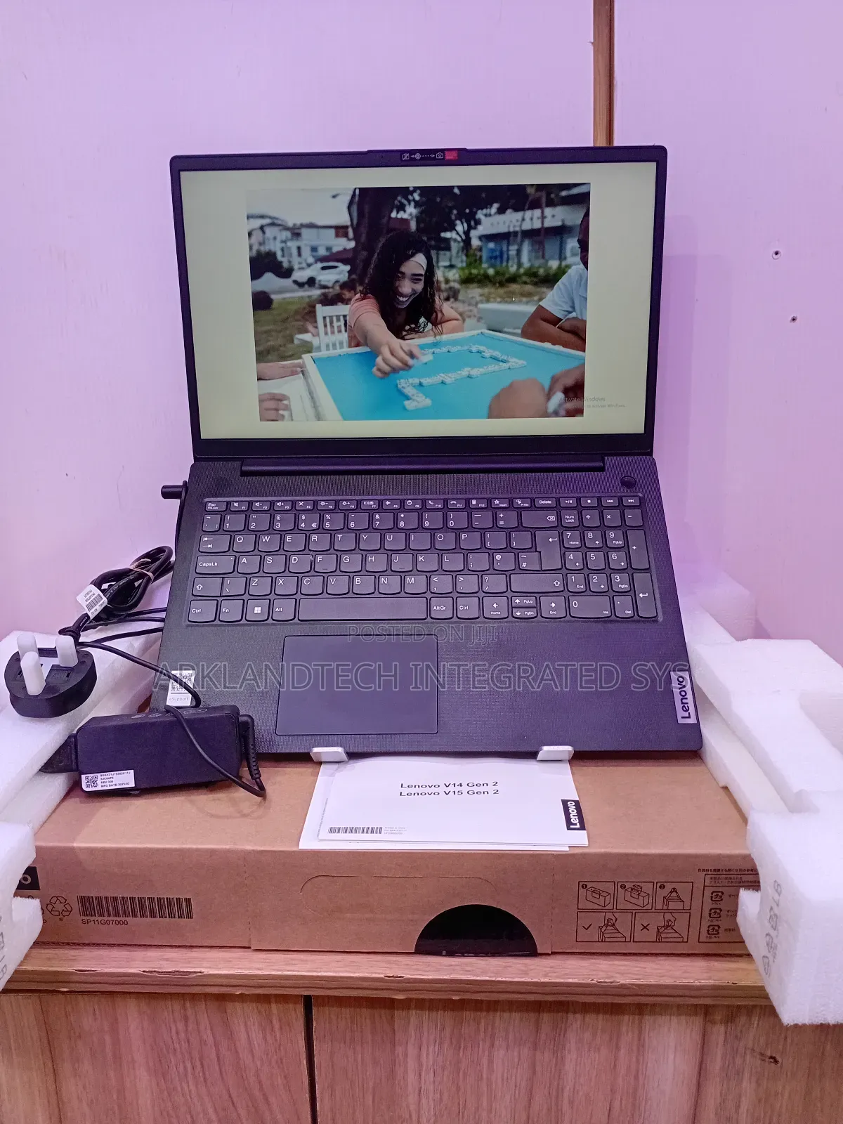 New Laptop Lenovo IdeaPad U400 8GB Intel Core i3 SSD 512GB