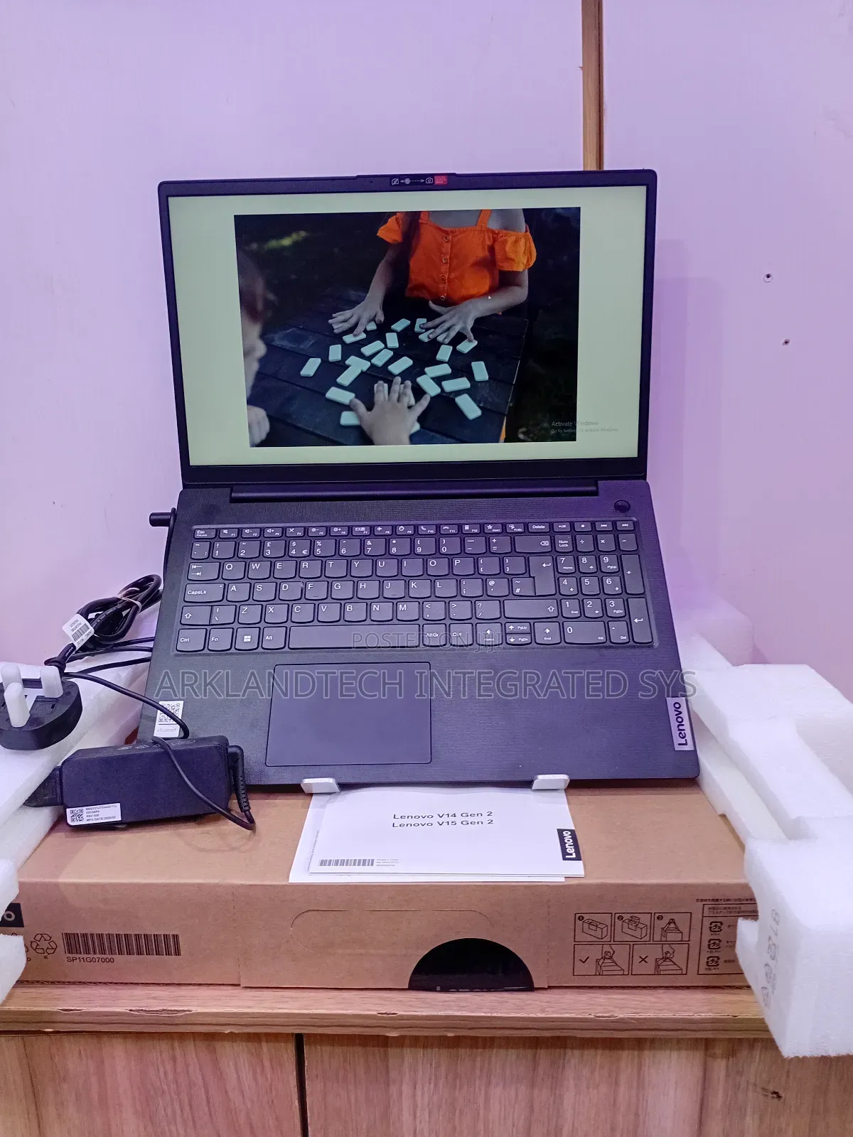 New Laptop Lenovo IdeaPad U410 8GB Intel Core i3 SSD 256GB