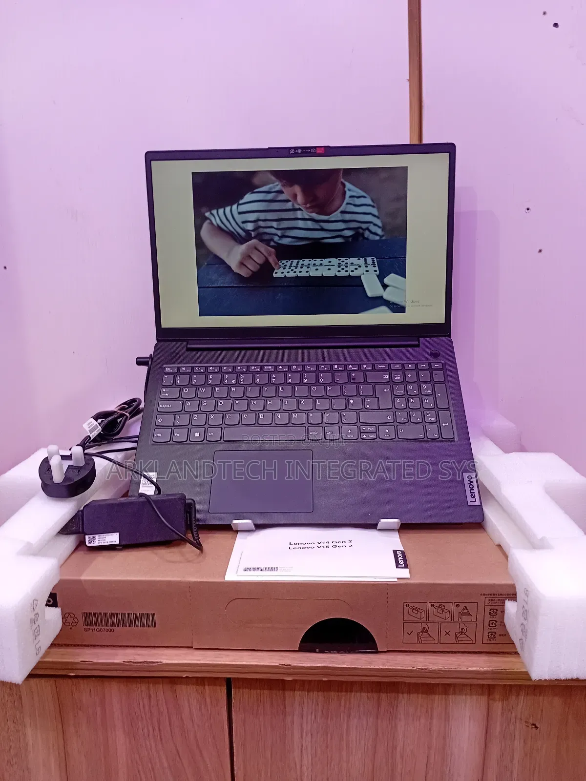 New Laptop Lenovo IdeaPad U410 8GB Intel Core i3 SSD 512GB