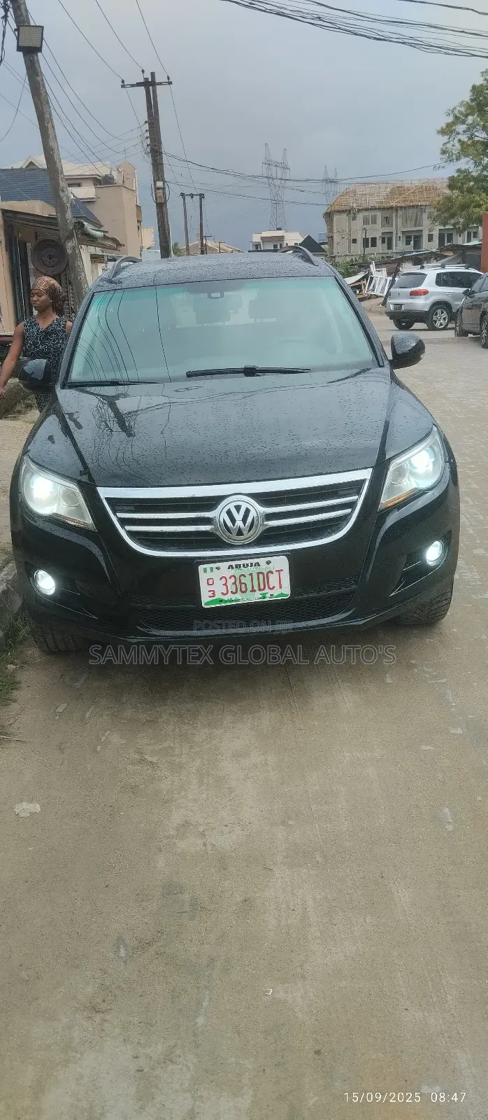 Volkswagen Tiguan SE 2010 Black