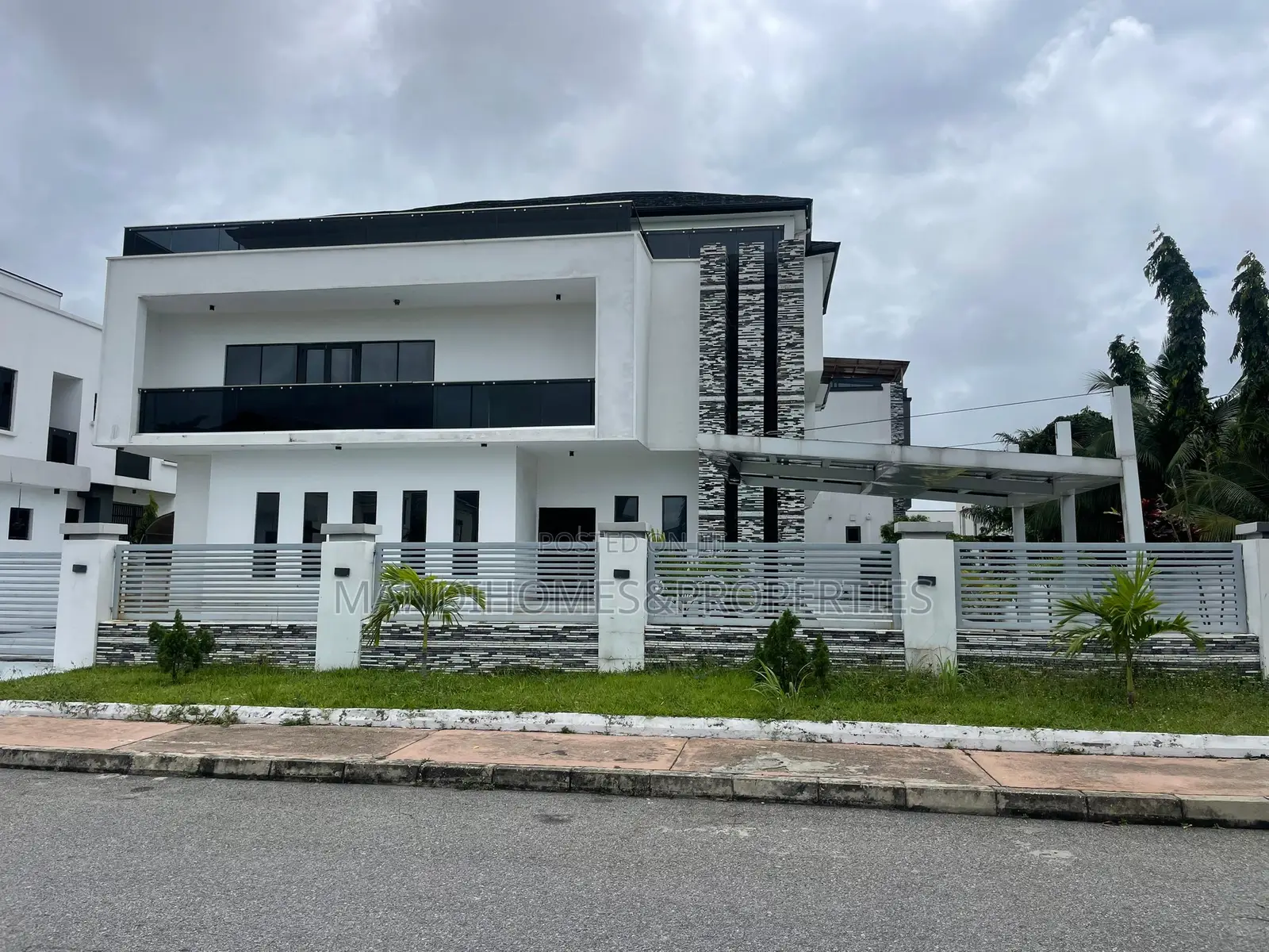 5bdrm Duplex in Ajah for sale
