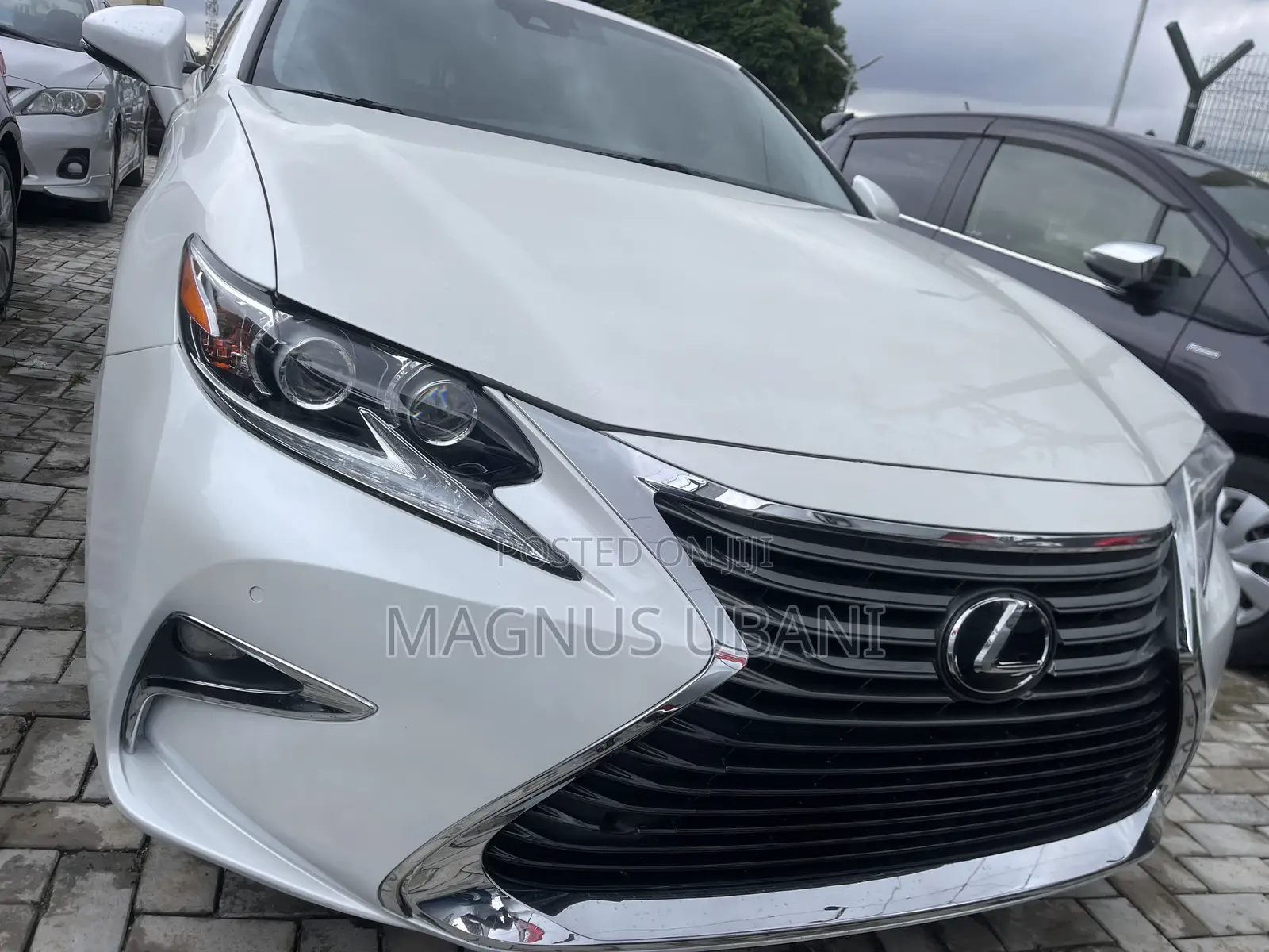Lexus ES 350 FWD 2017 White