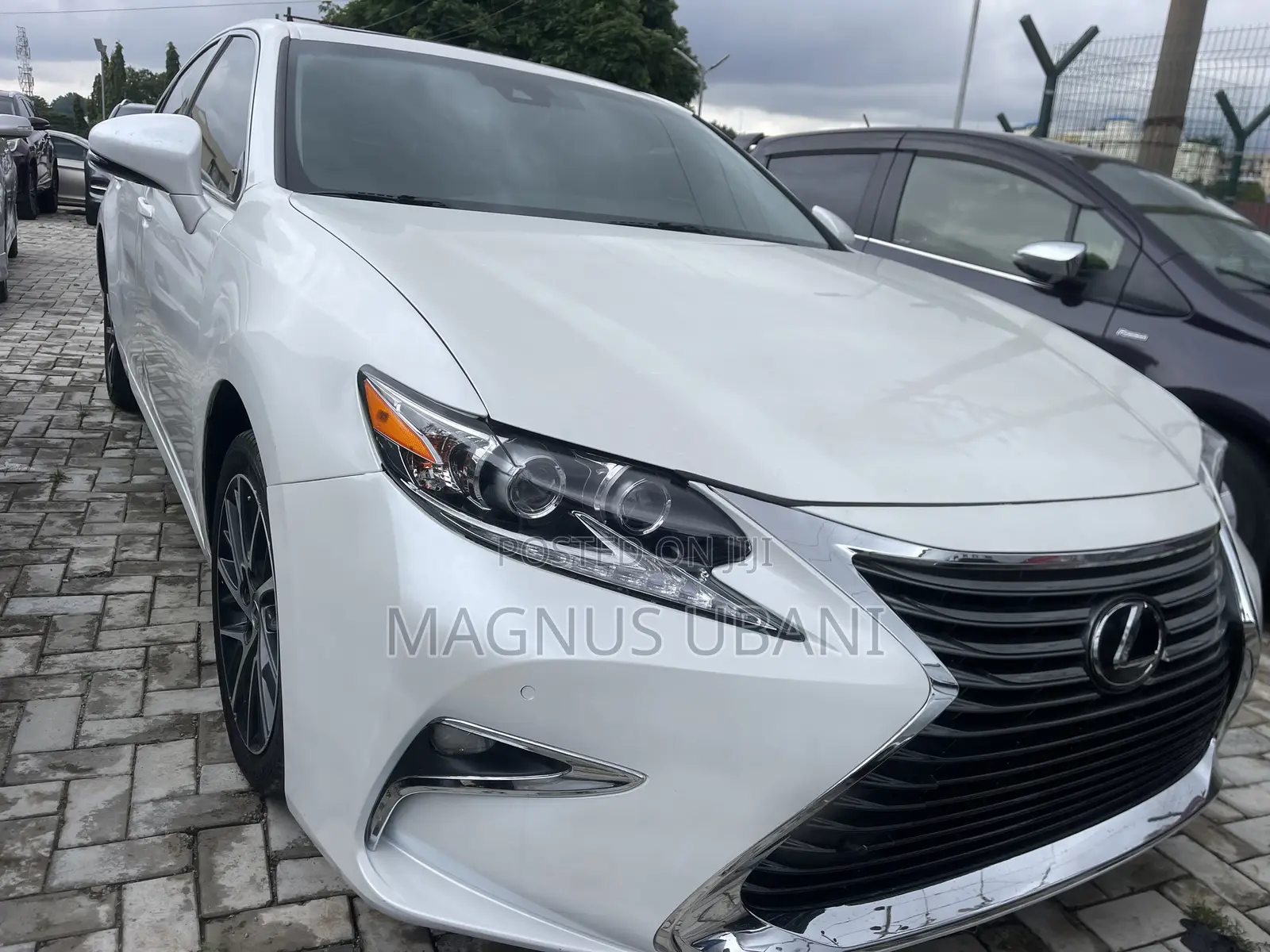 Lexus ES 350 FWD 2017 White