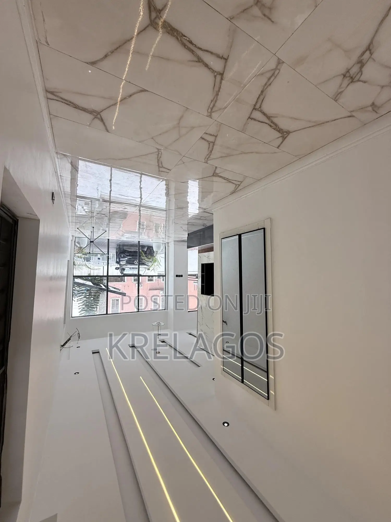 5bdrm Duplex in Chevron for sale