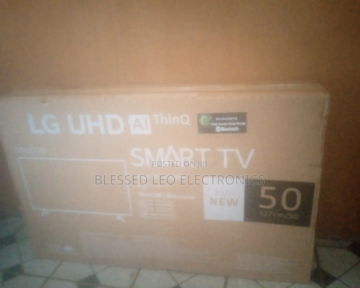 50 Inches High Quality Picture With Building Showcase