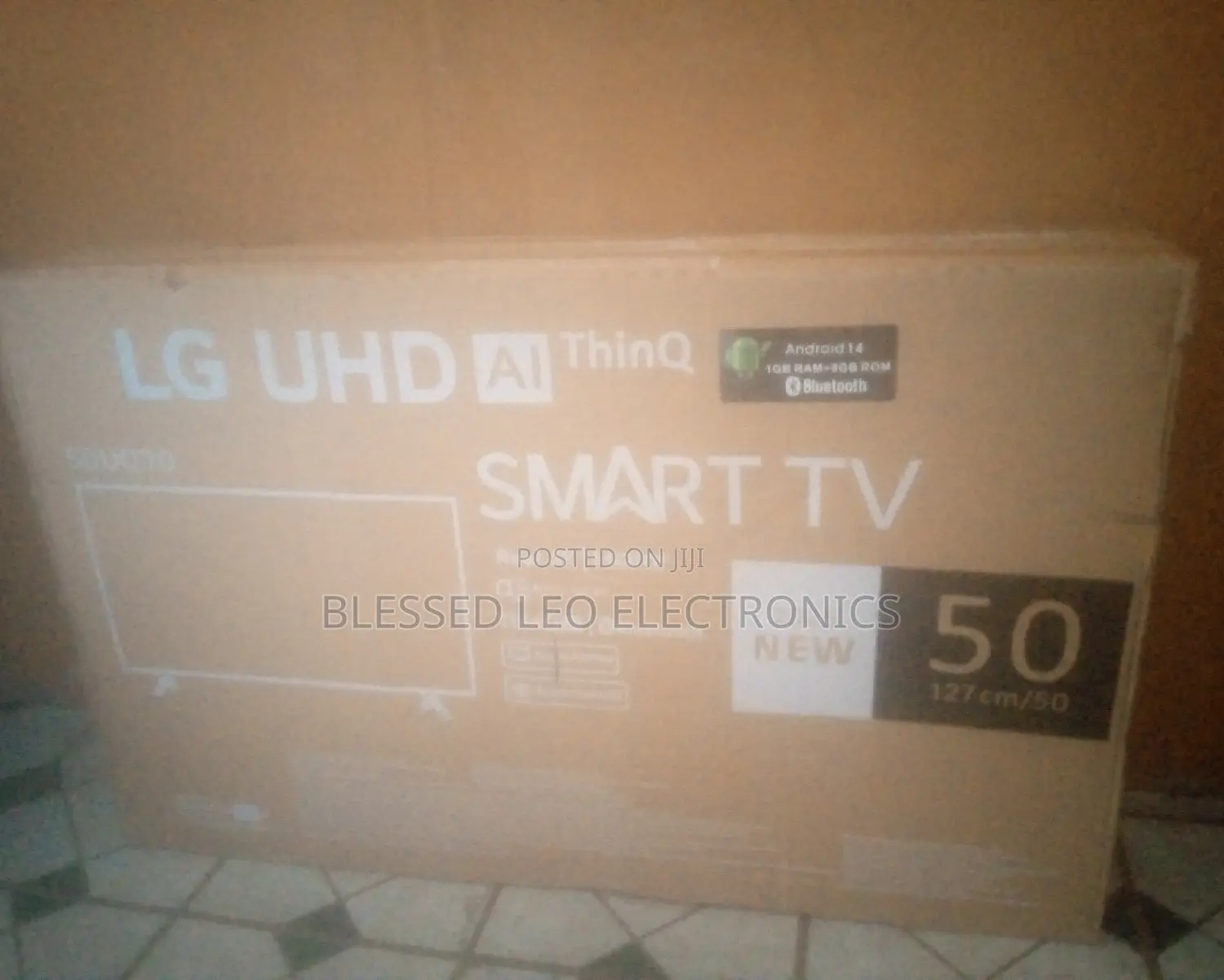 50 Inches High Quality Picture With Building Showcase