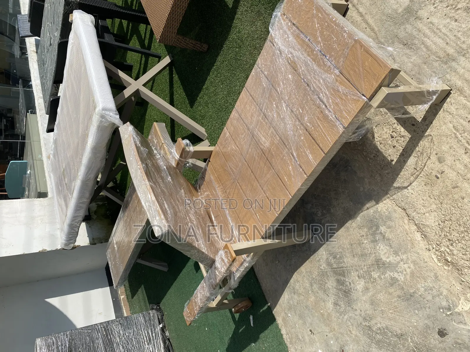 New Model Foreign Design Pure Wooden Pool Bed With Cushion