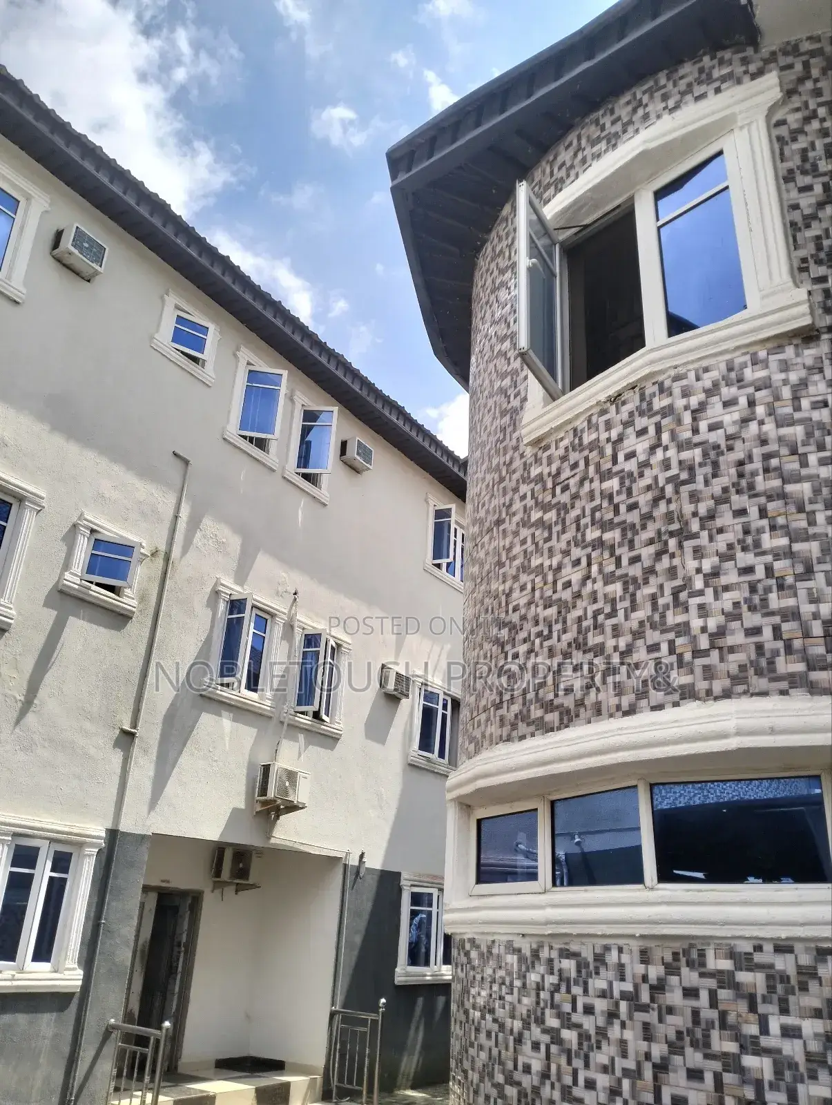Well Functioning 30rooms Hotel With Modern Facilities at Igando Lagos