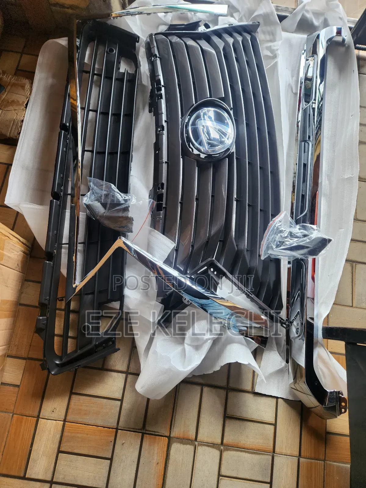 Complete Front Grille Rx350 2016-2019 Xle
