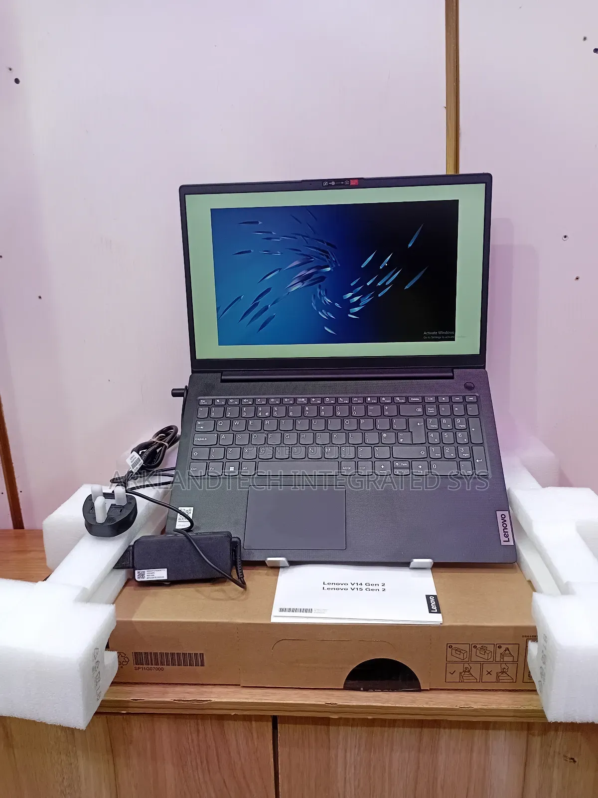 New Laptop Lenovo IdeaPad Y500 8GB Intel Core i3 SSD 512GB
